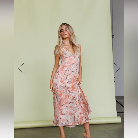 Hello Molly No Yesterday Maxi Dress - Orange! Stunning and super flattering! - Picture 3 of 4